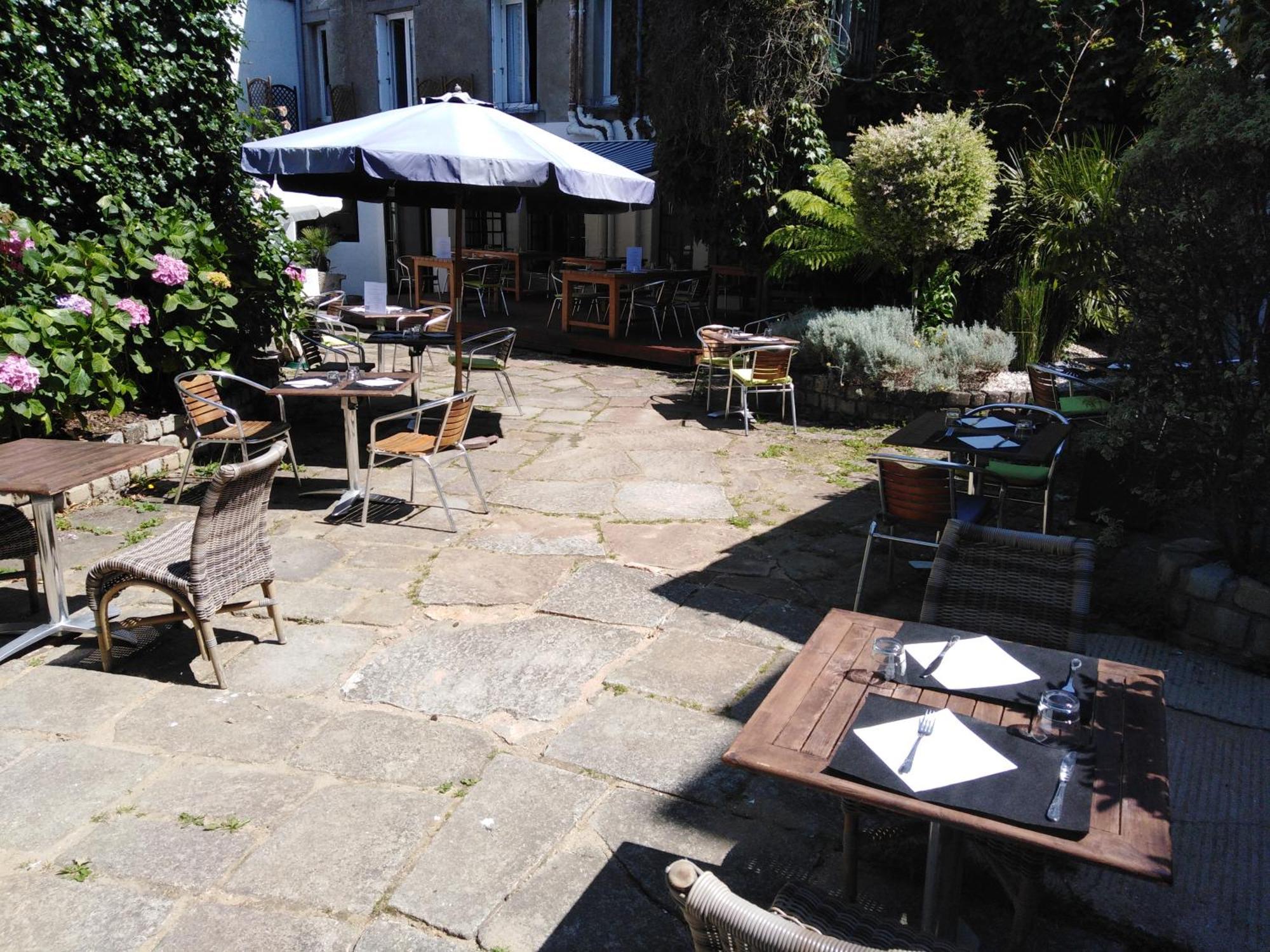 Hotel De France - Restaurant L'Insolite Douarnenez Εξωτερικό φωτογραφία